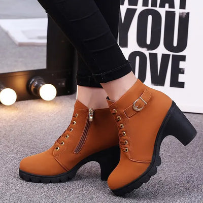 Jane™ -  High Heel Kurzstiefel